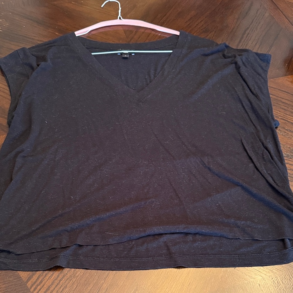 Express short v neck. Baggy style.